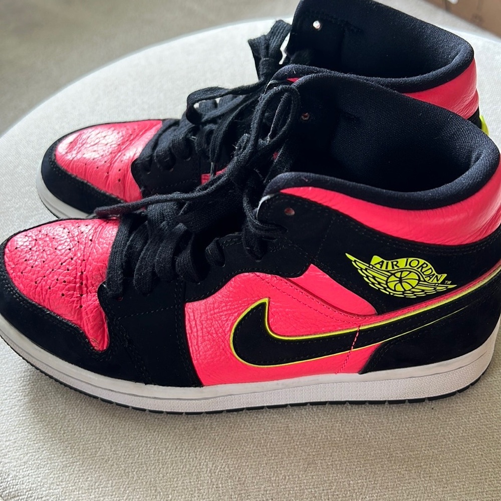 Nike At Jordan 1 womens size 7